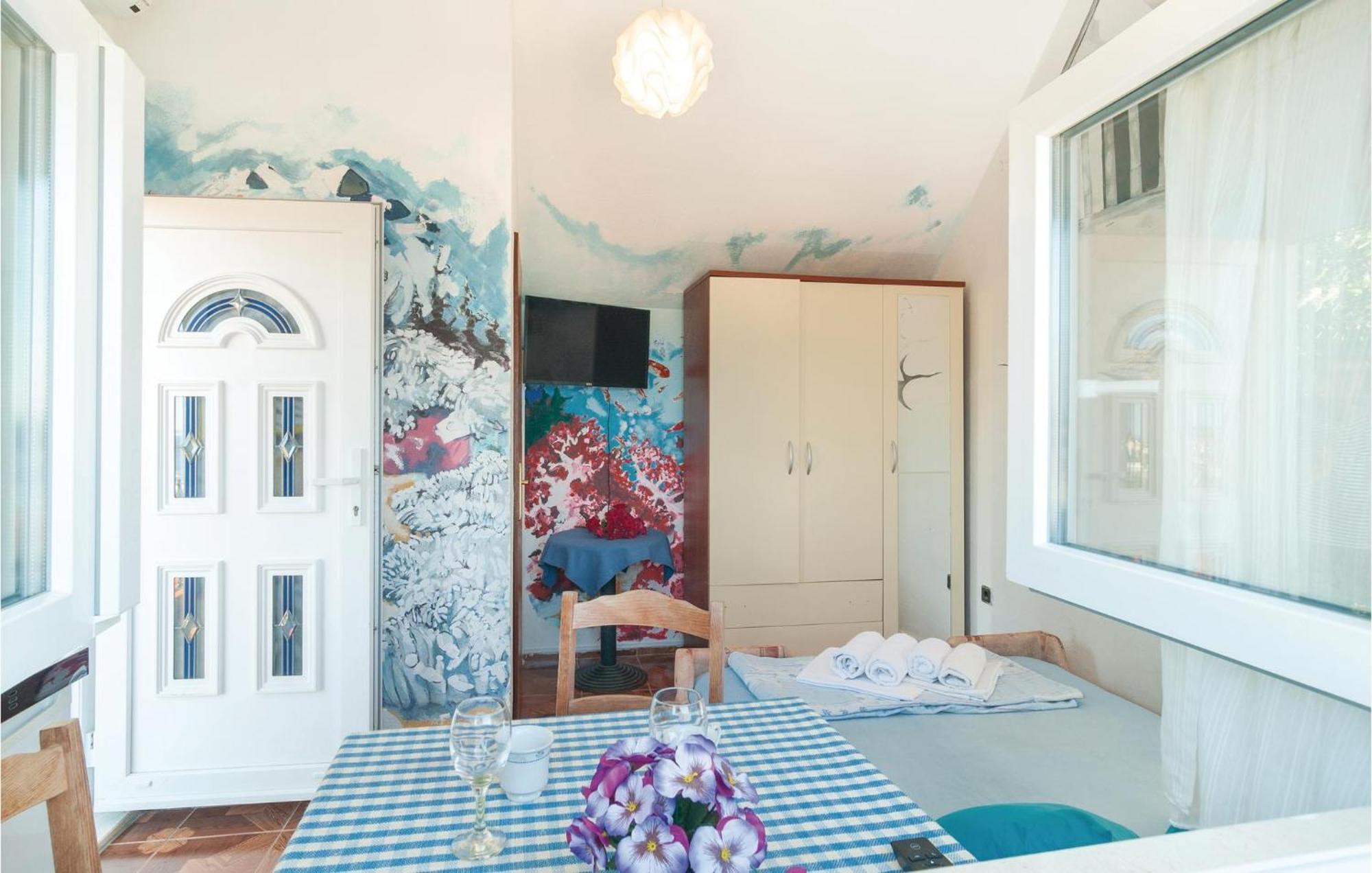 Gorgeous Apartment In Omis With House Sea View Exteriör bild