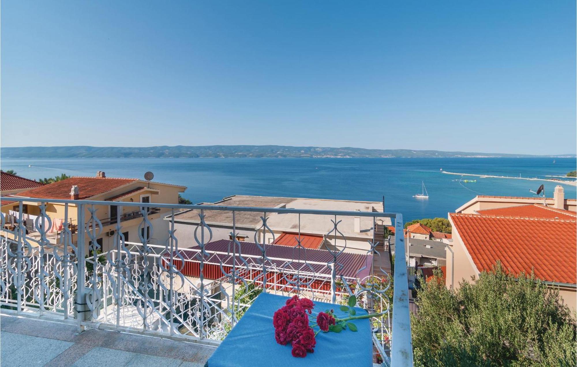 Gorgeous Apartment In Omis With House Sea View Exteriör bild