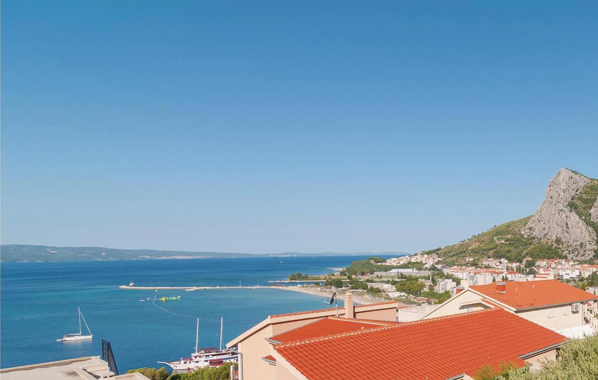Gorgeous Apartment In Omis With House Sea View Exteriör bild